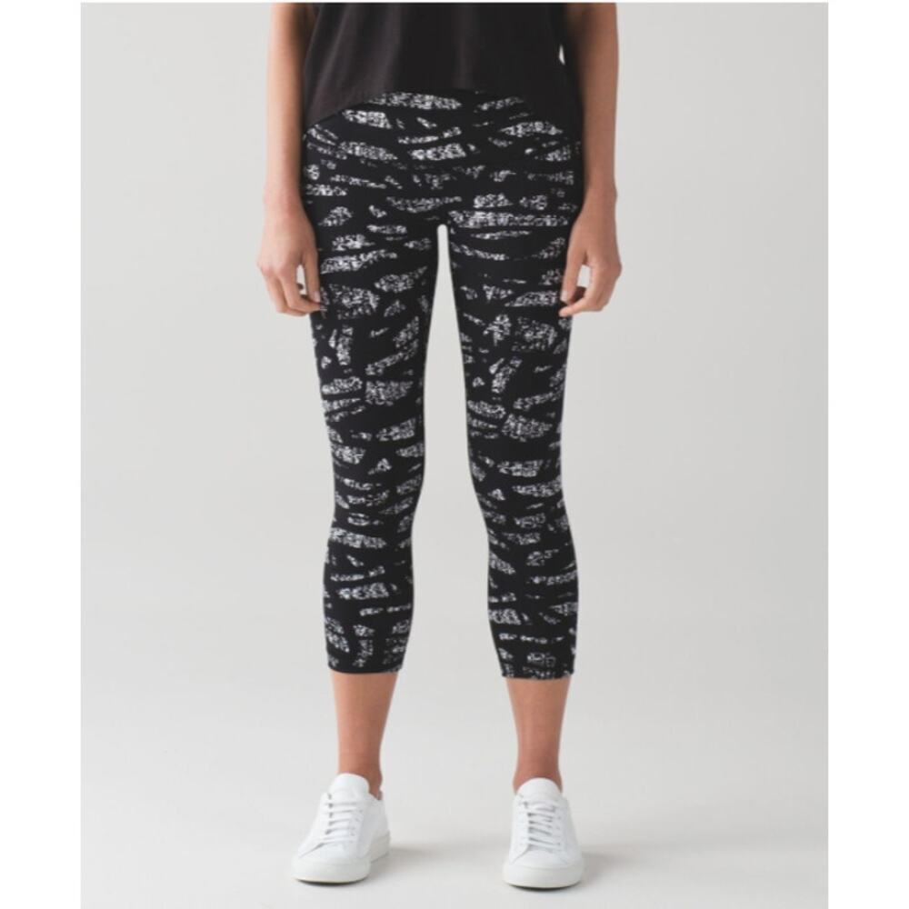 Lululemon Wunder Under Crop (Hi-Rise) Leggings - Size 4 - Patterned Workout Gym